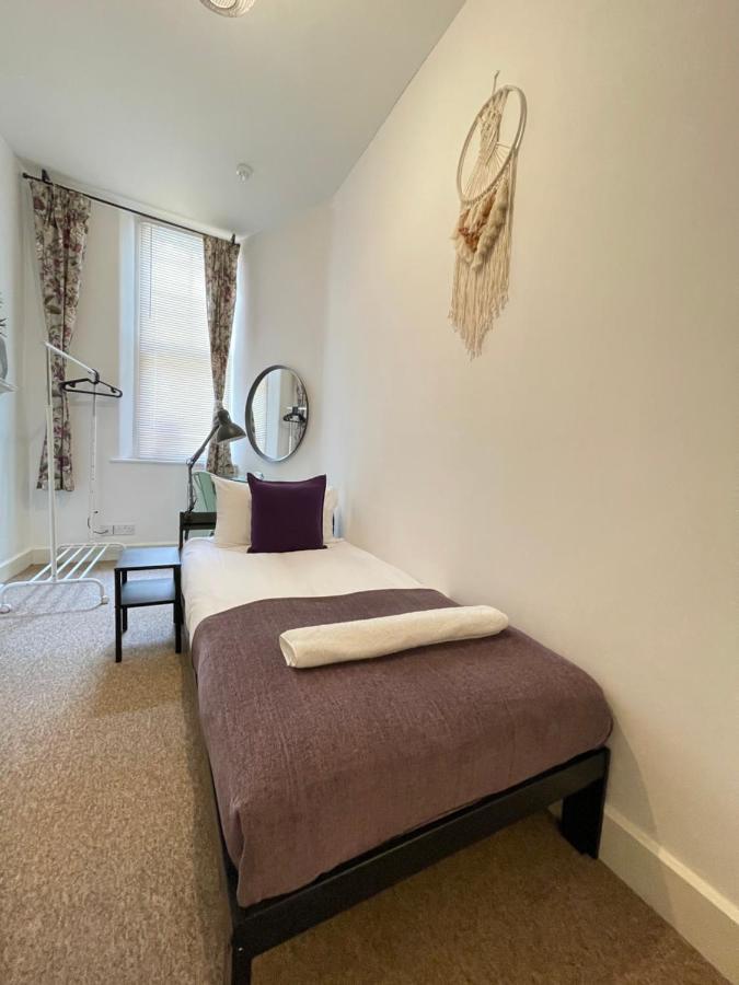 Located Two Bedroom Appartamento *