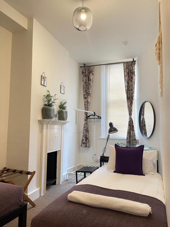 Located Two Bedroom Appartamento